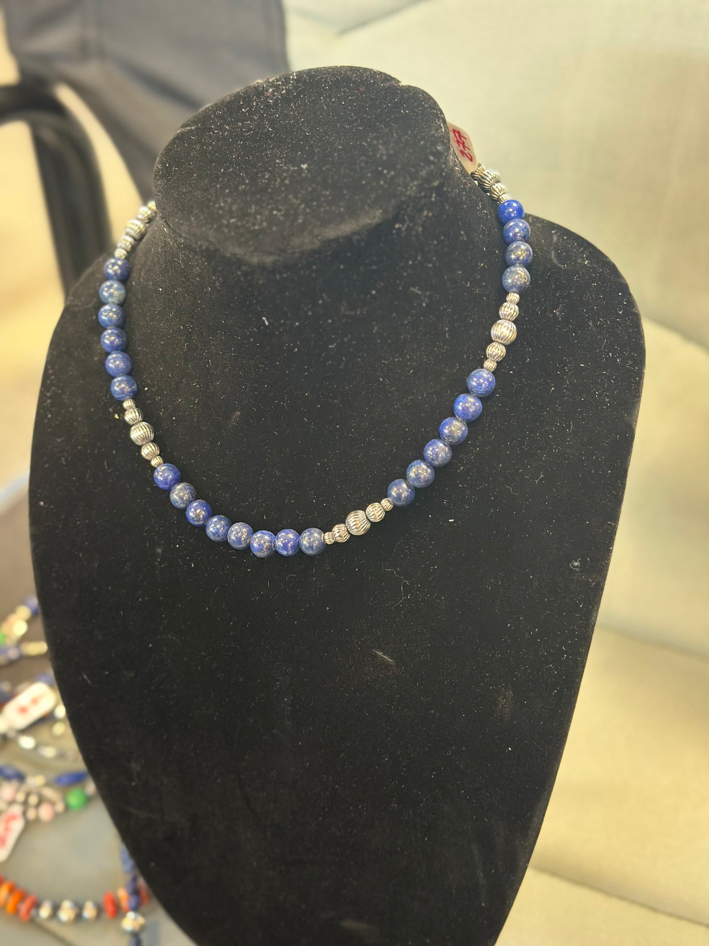 Graduated corrugated pearls x blue lapis necklace