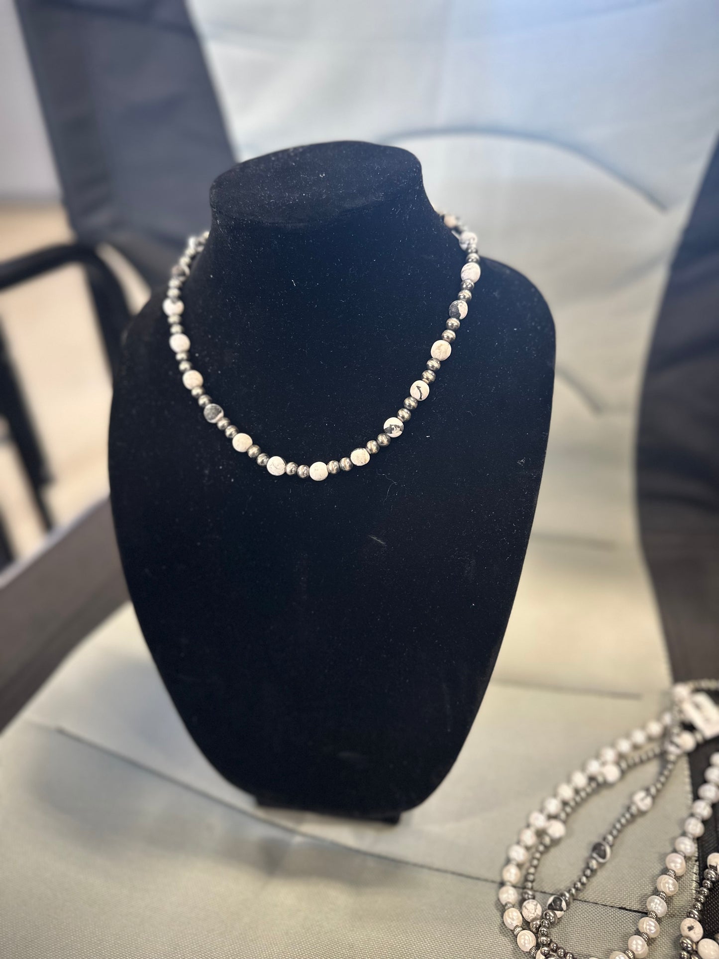 Graduated pearl x white buffalo necklace