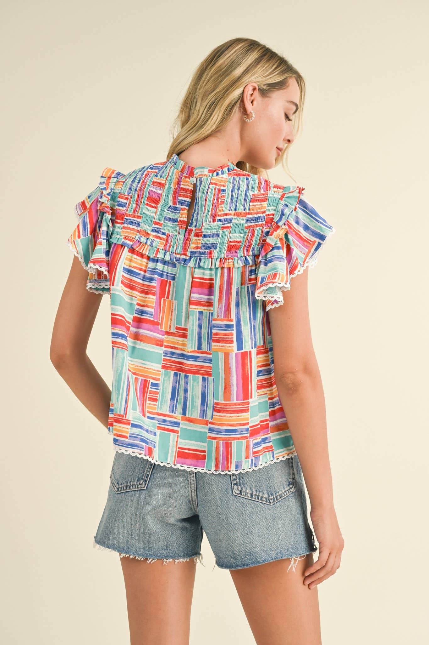 EXCLUSIVE PRINT SMOCKED YOKE RUFFLE TRIM TOP