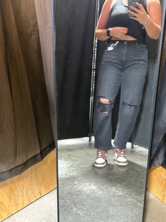HIGH RISE DISTRESSED BLACK BARREL JEANS T6568
