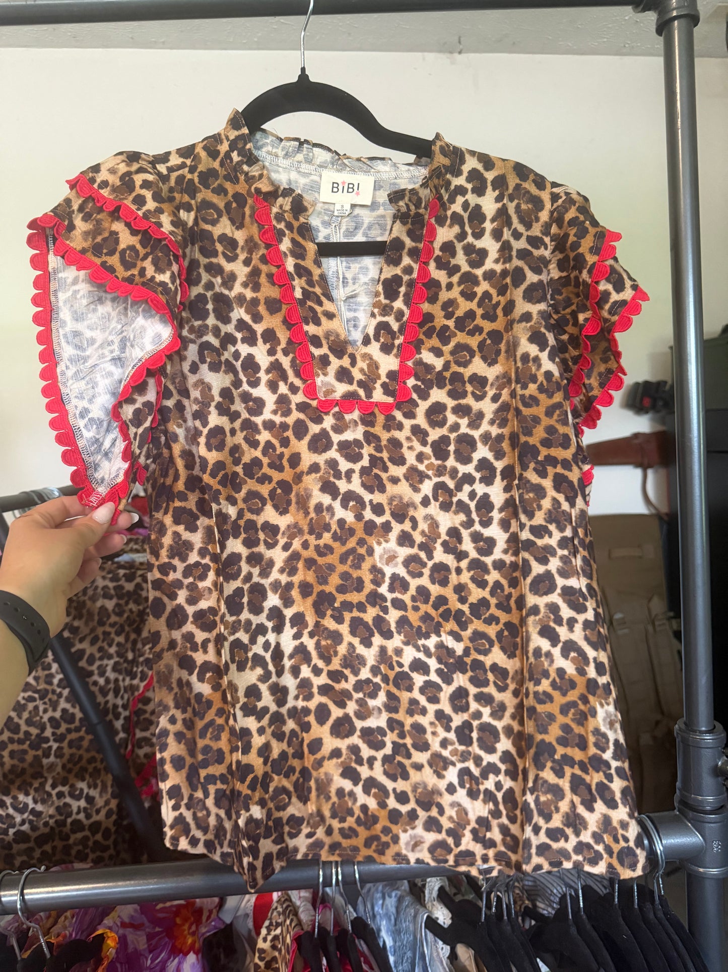 LEOPARD PRINTED WOVEN RIC RAC TRIM V NECK TOP