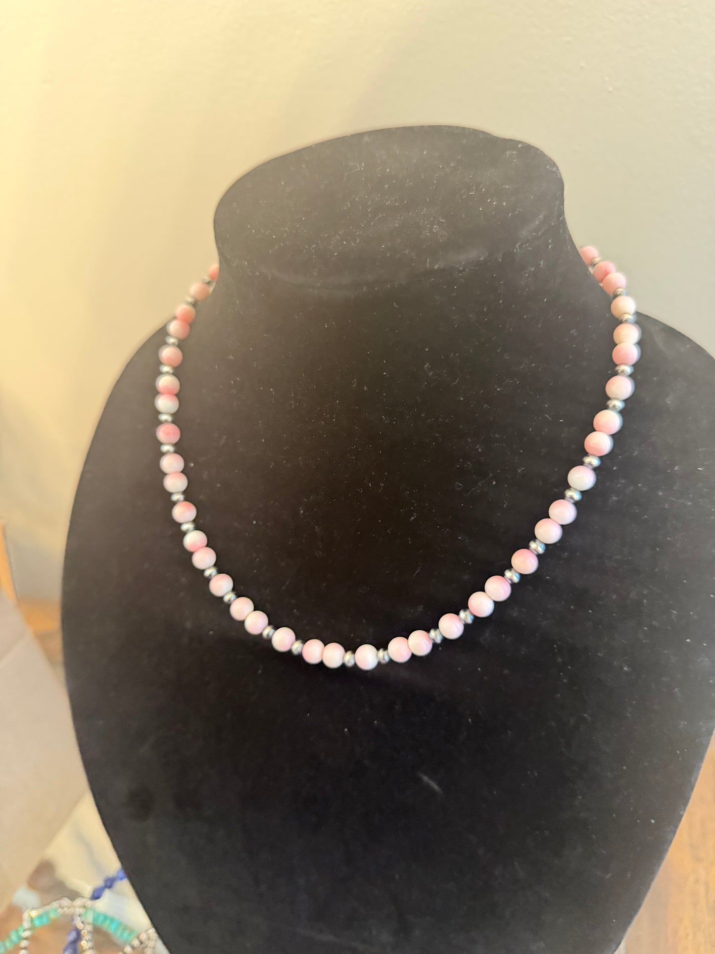 4mm pearl x pink conch necklace
