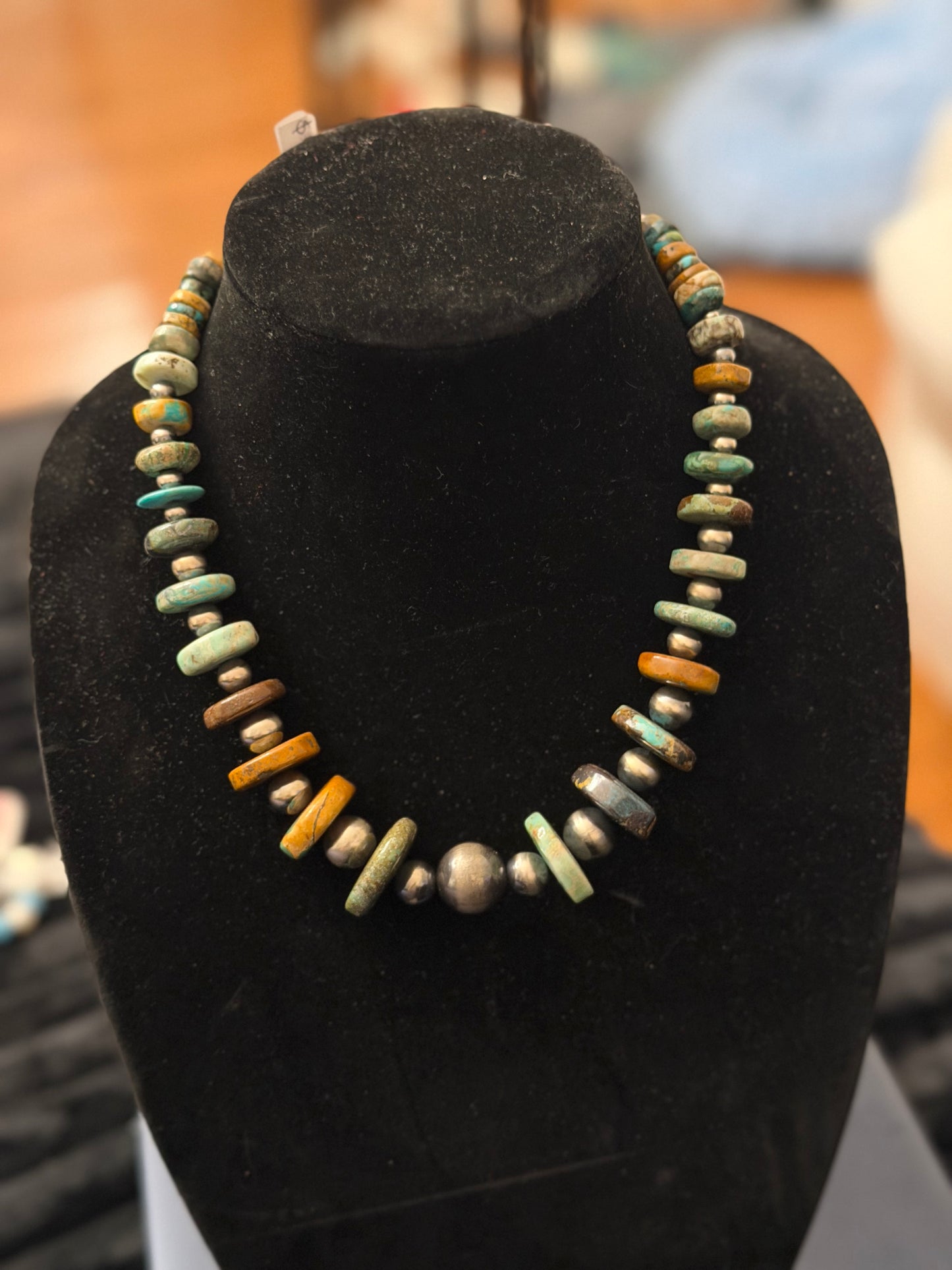Graduated pearl x natural turquoise necklace