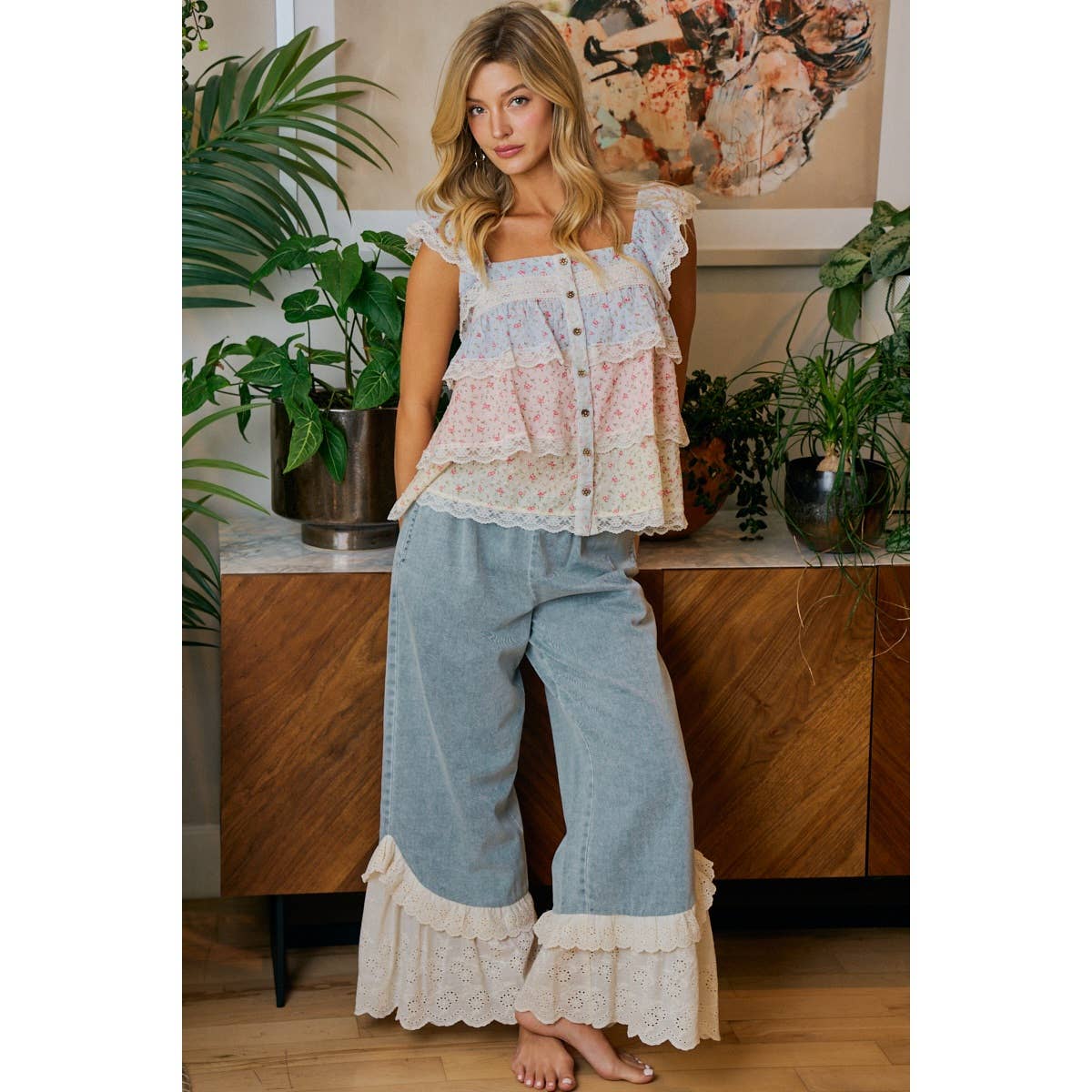 FLORAL COLOR BLOCK LACE TRIMMED RUFFLED TOP