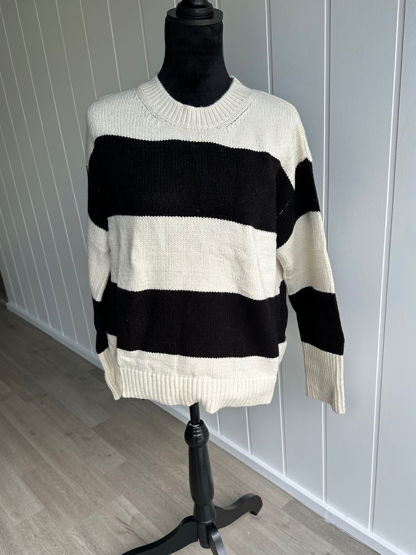 Jet Stream Colorblock Loose Pullover Sweater