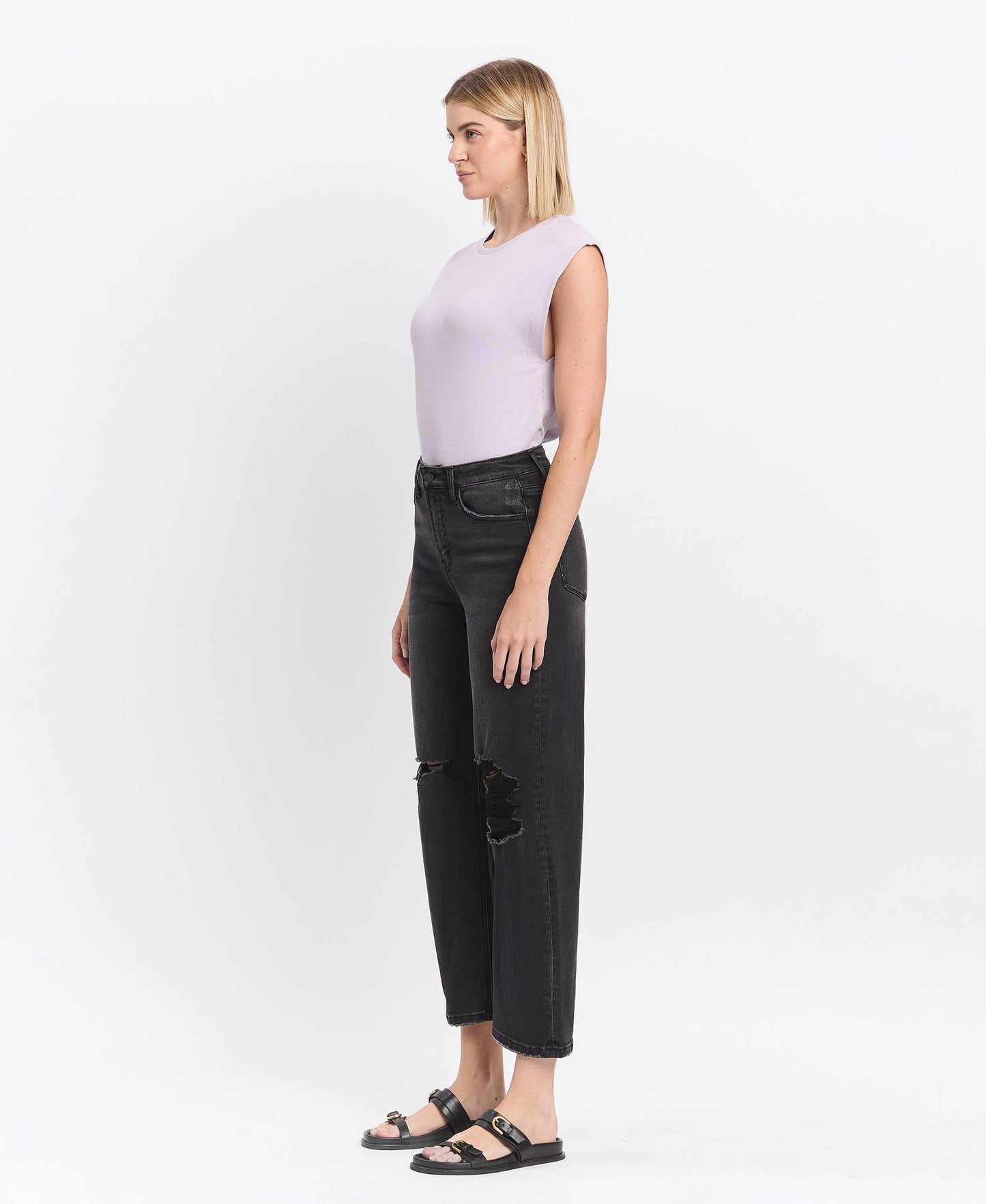 HIGH RISE DISTRESSED BLACK BARREL JEANS T6568