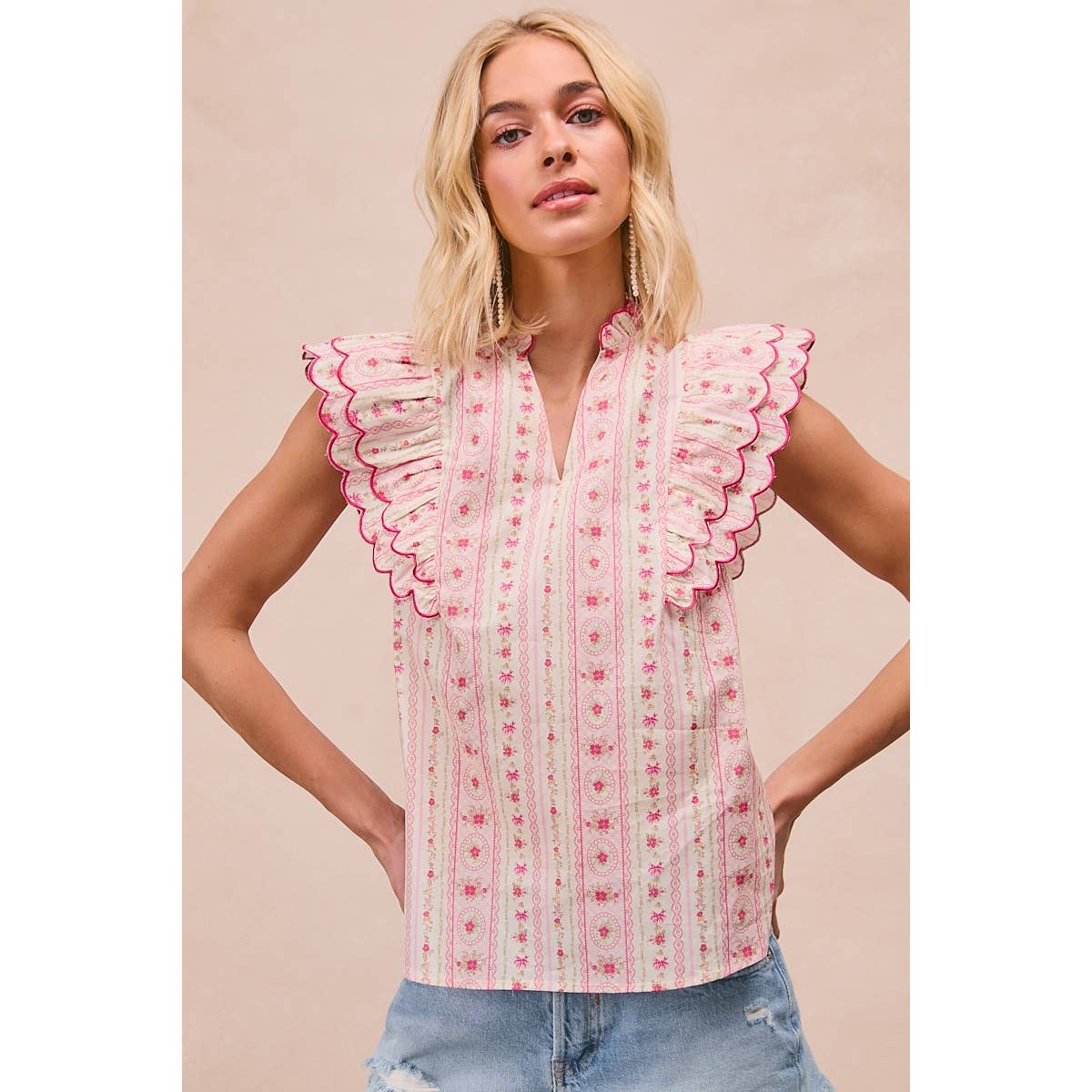 PRINTED WOVEN SCALLOPE EDGE DETAIL RUFFLED SLEEVES V NECK TO