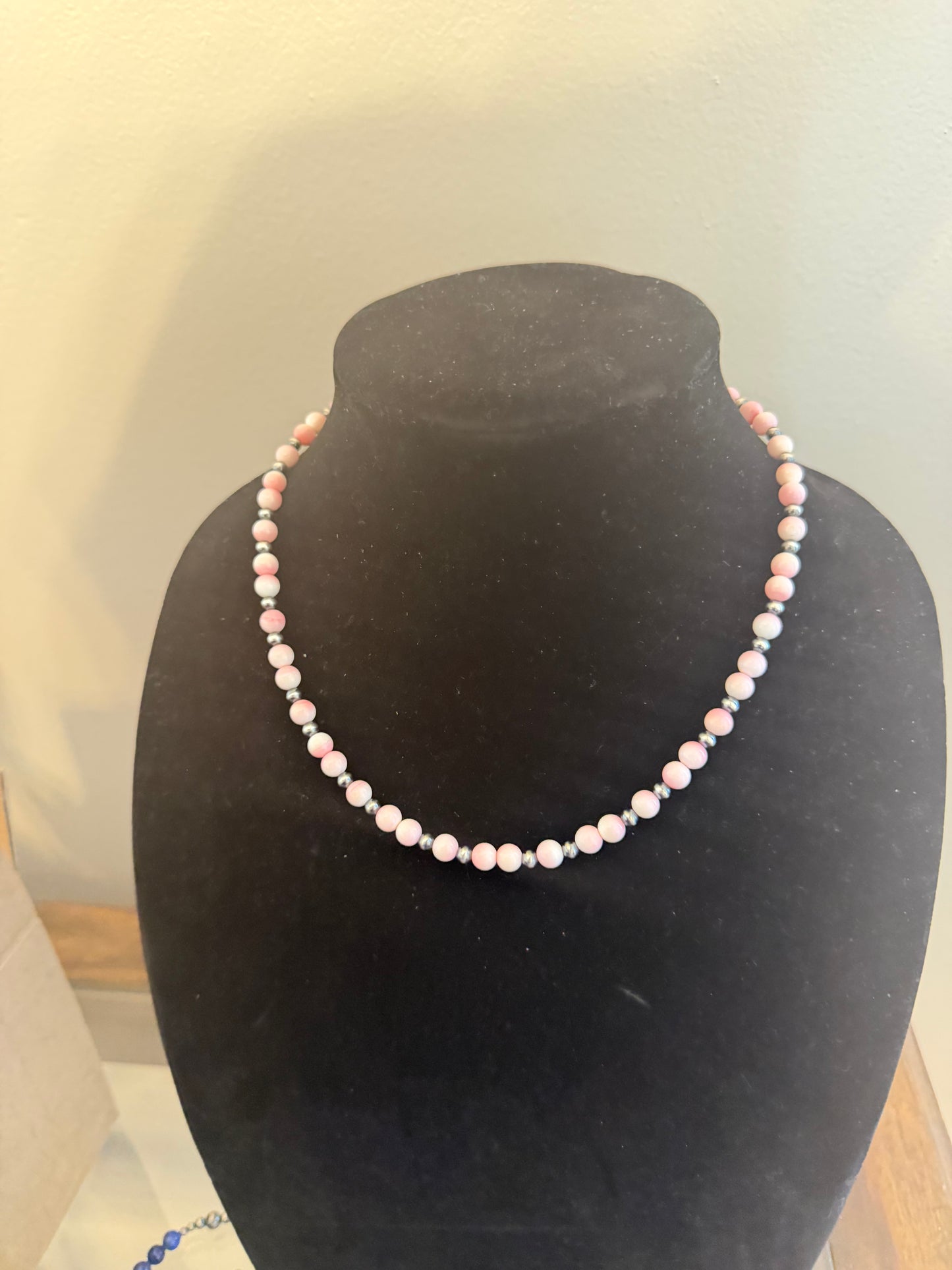4mm pearl x pink conch necklace