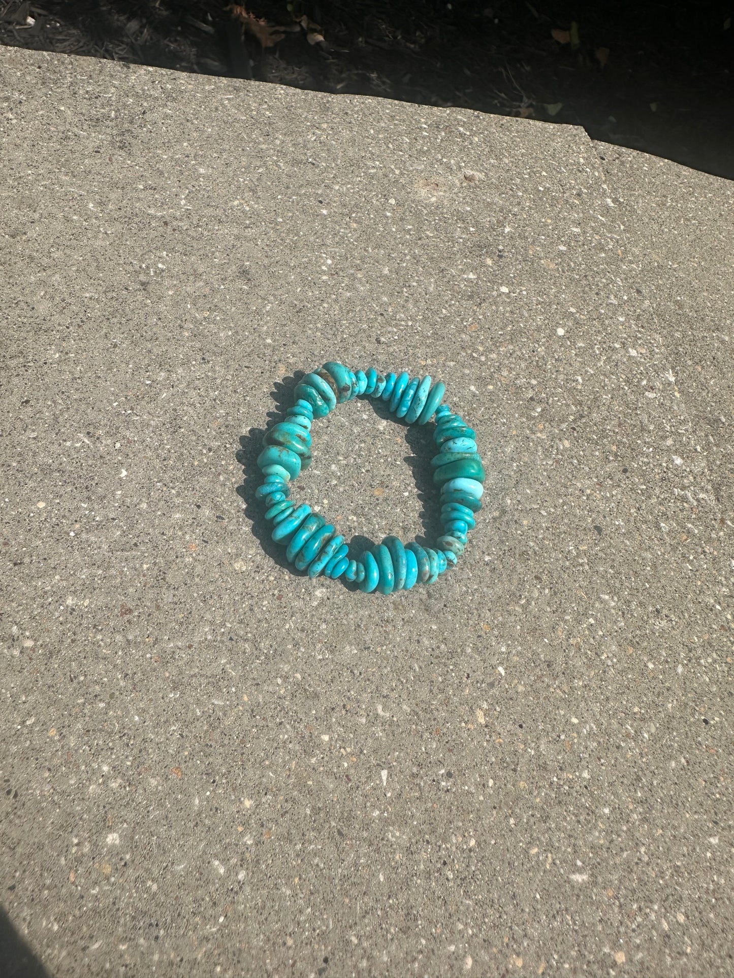 graduated kingman turquoise stretch bracelet