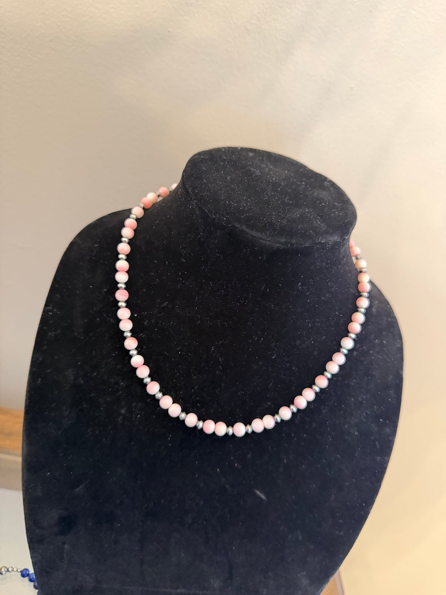 4mm pearl x pink conch necklace