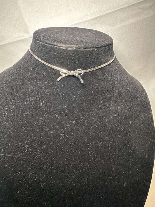 Western Snake Chain Bow Choker