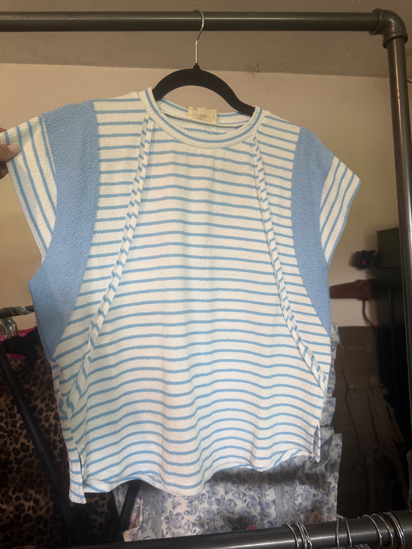 TEXTURED STRIPE KNIT OPEN SEAM DETAIL TOP