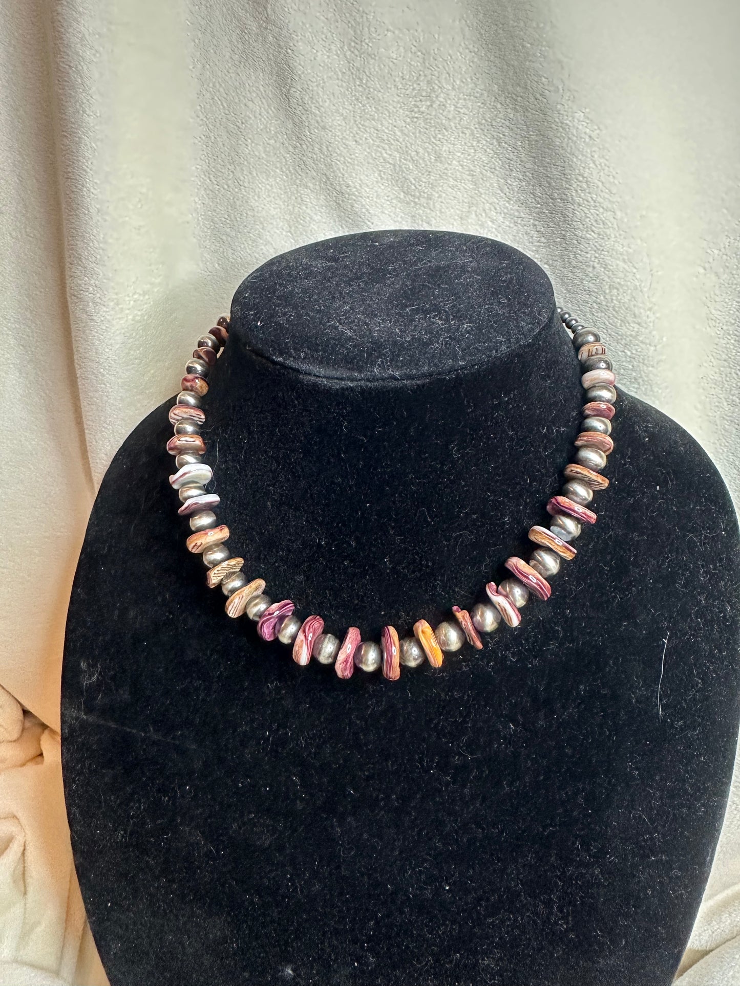 graduated purple spiny x 8mm necklace