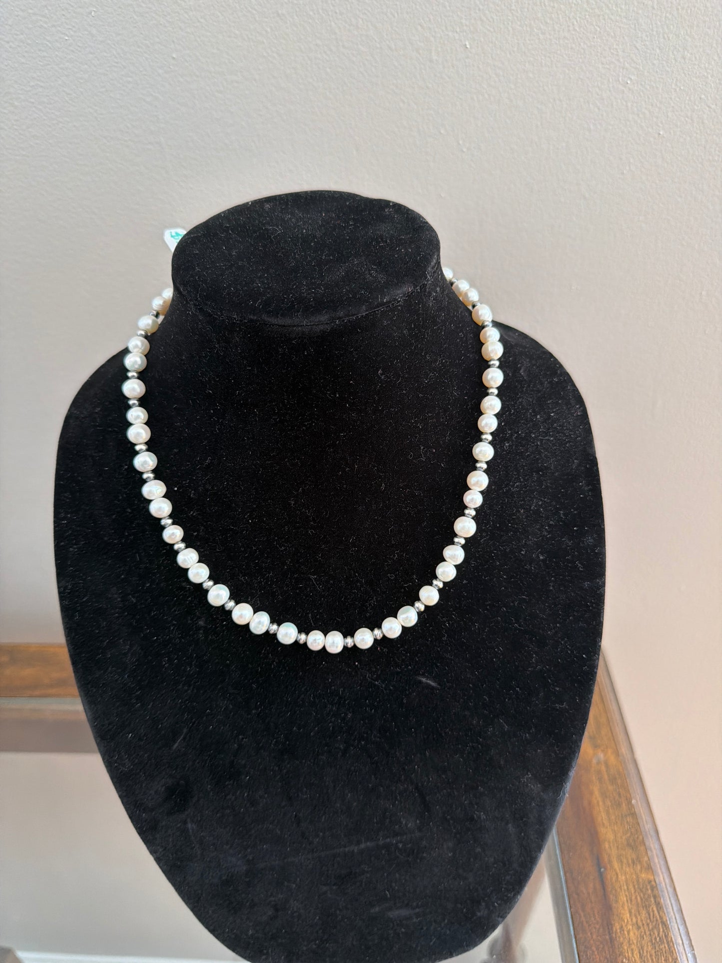 Freshwater pearl x 4mm pearl necklace