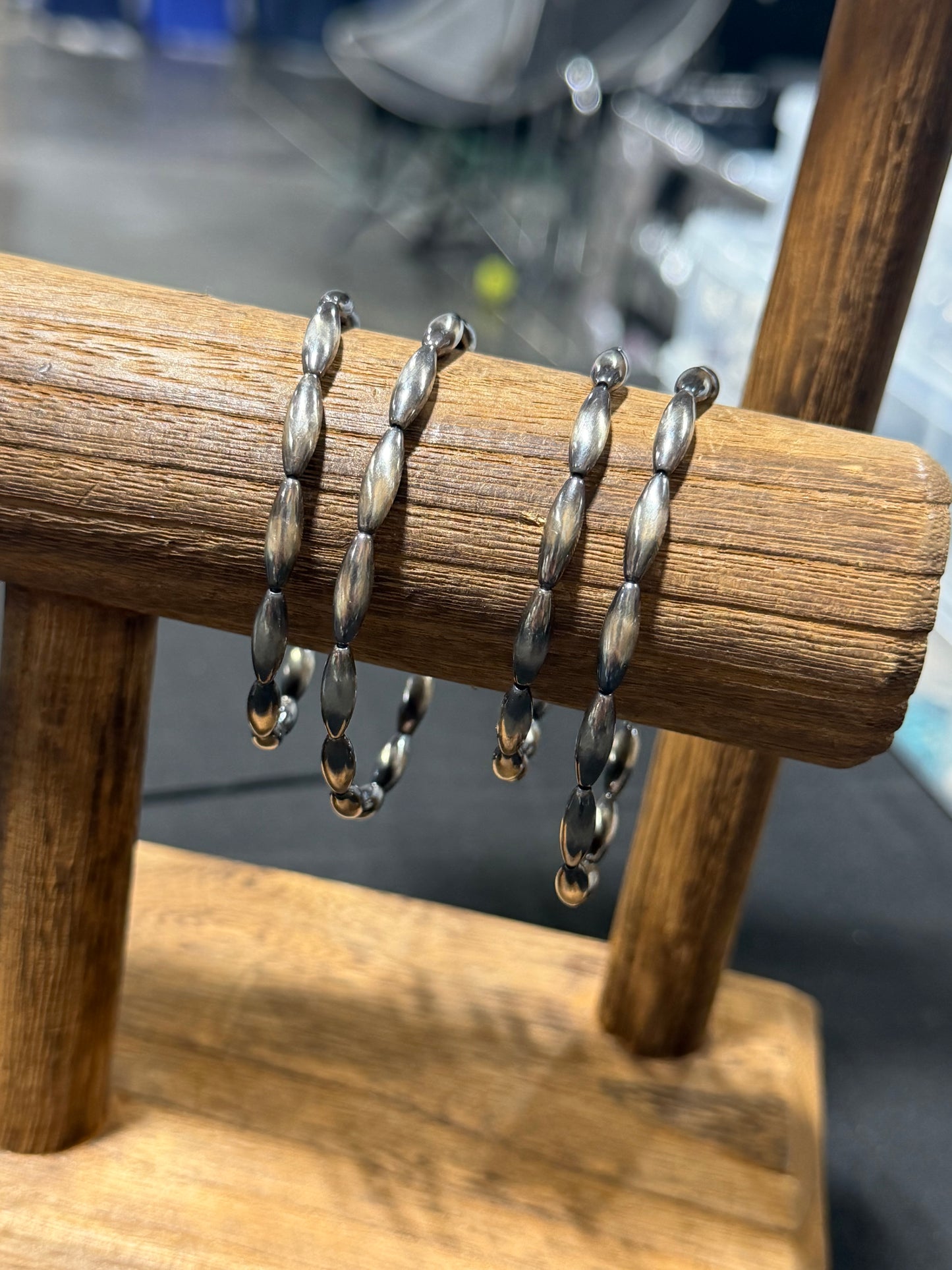 Handstrung sterling silver torpedo pearl stretch bracelet