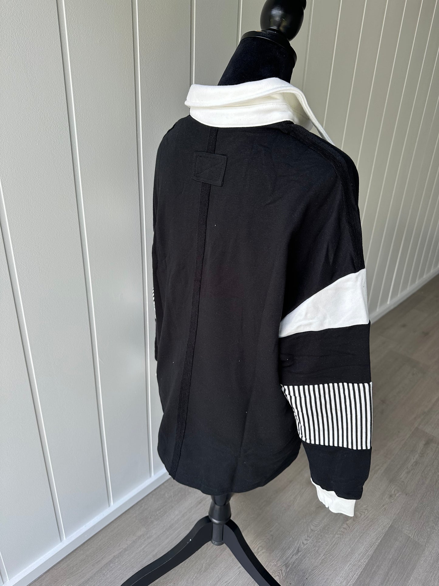 Black Striped Patchwork Collar Sweatshirt