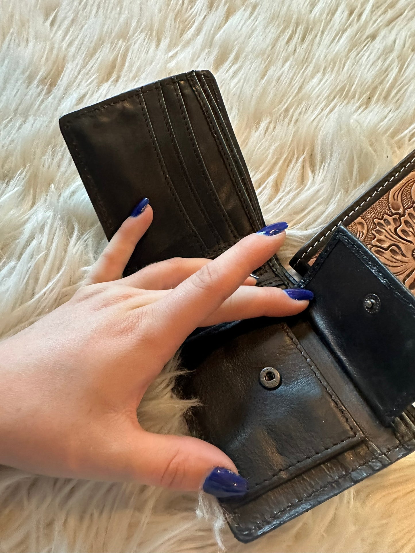 Hand Tooled Leather Bifold Short Mens Wallet