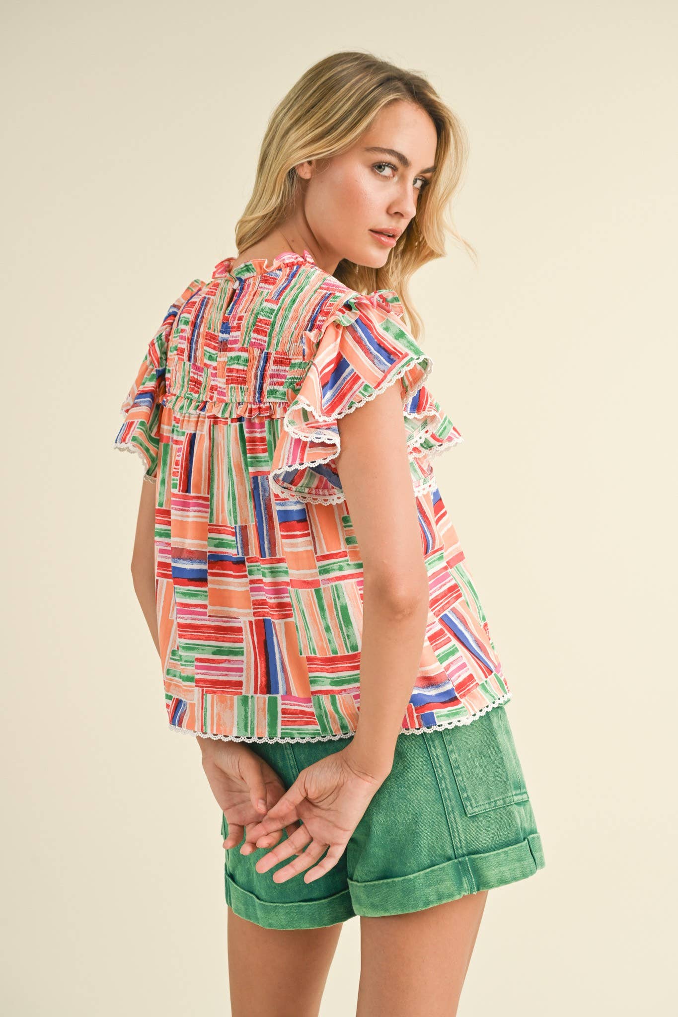EXCLUSIVE PRINT SMOCKED YOKE RUFFLE TRIM TOP
