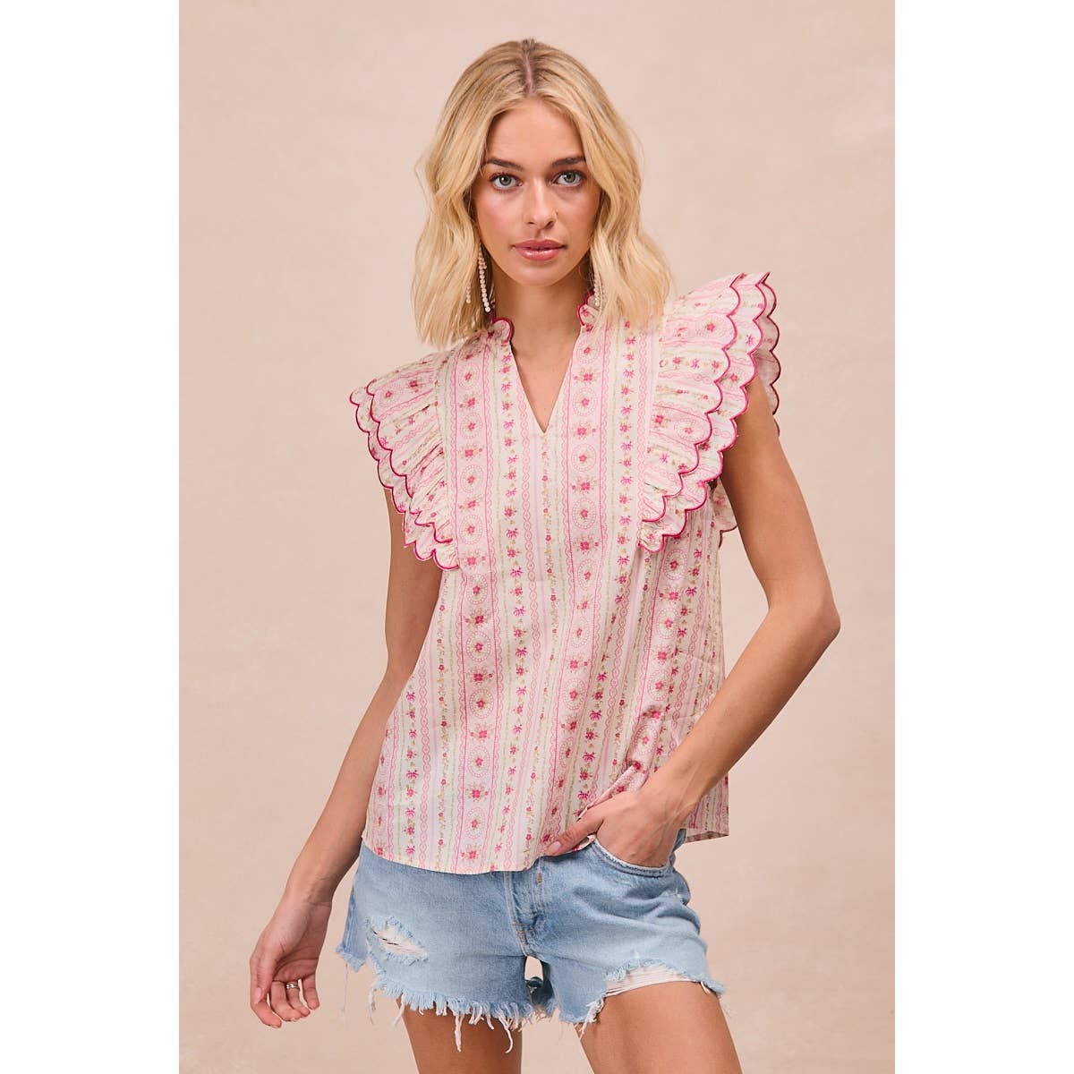 PRINTED WOVEN SCALLOPE EDGE DETAIL RUFFLED SLEEVES V NECK TO