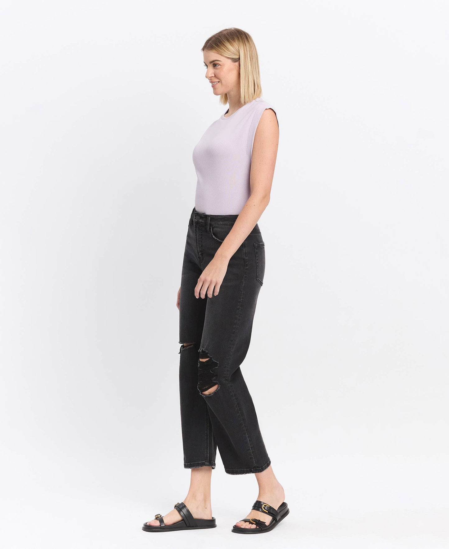 HIGH RISE DISTRESSED BLACK BARREL JEANS T6568