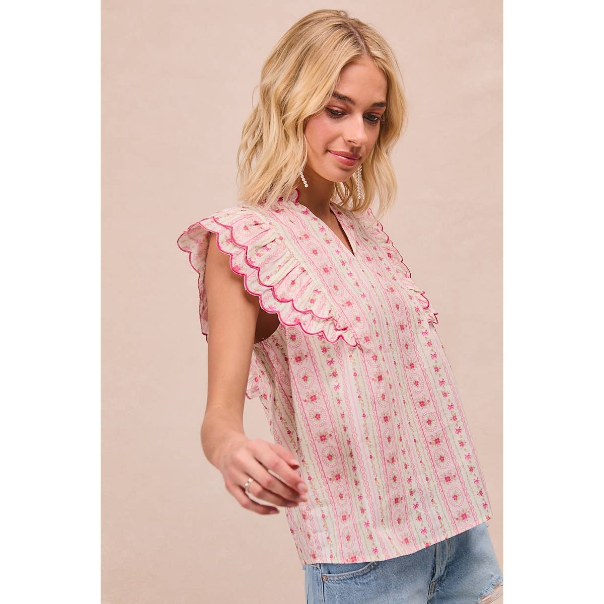 PRINTED WOVEN SCALLOPE EDGE DETAIL RUFFLED SLEEVES V NECK TO