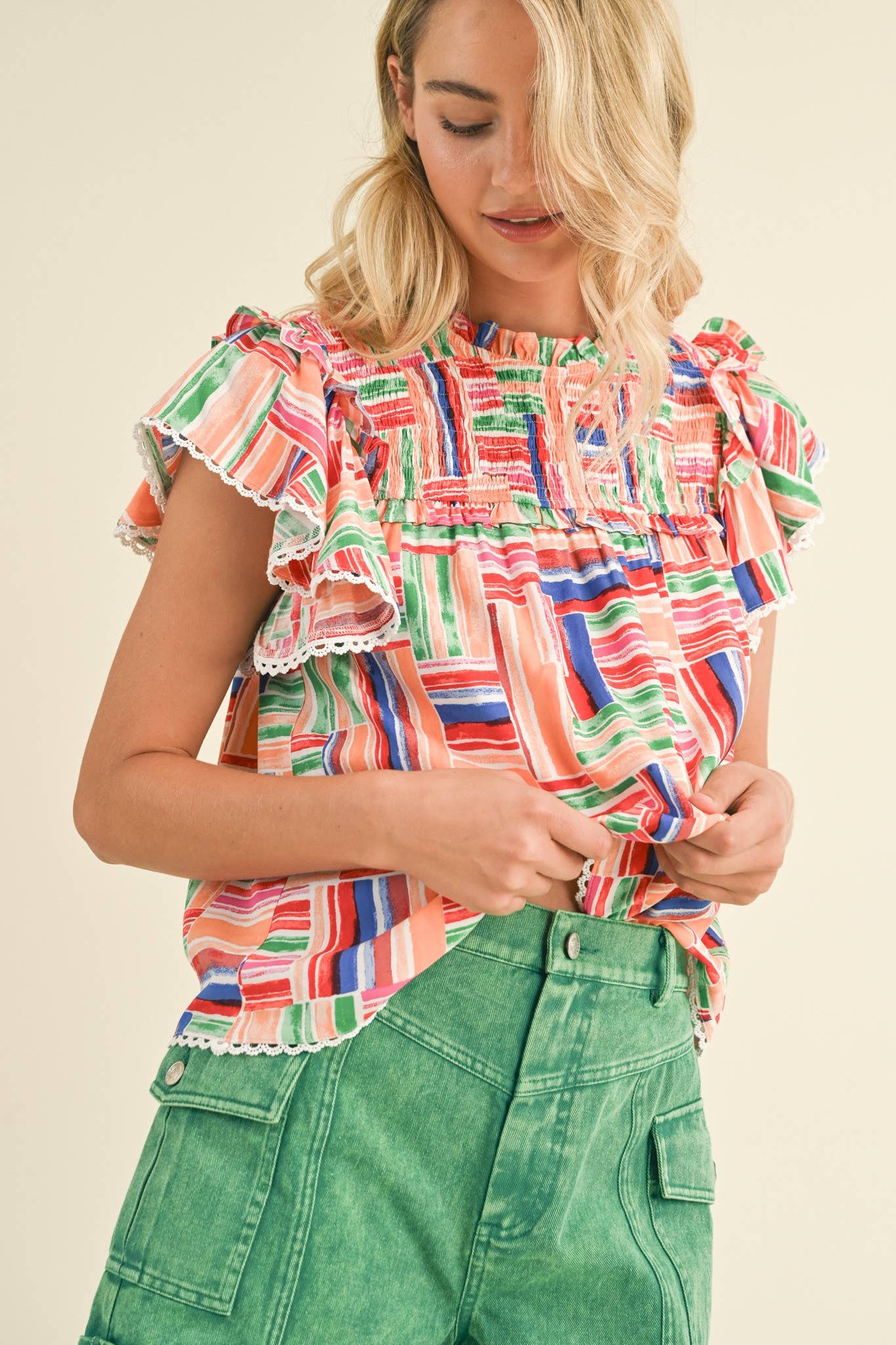 EXCLUSIVE PRINT SMOCKED YOKE RUFFLE TRIM TOP