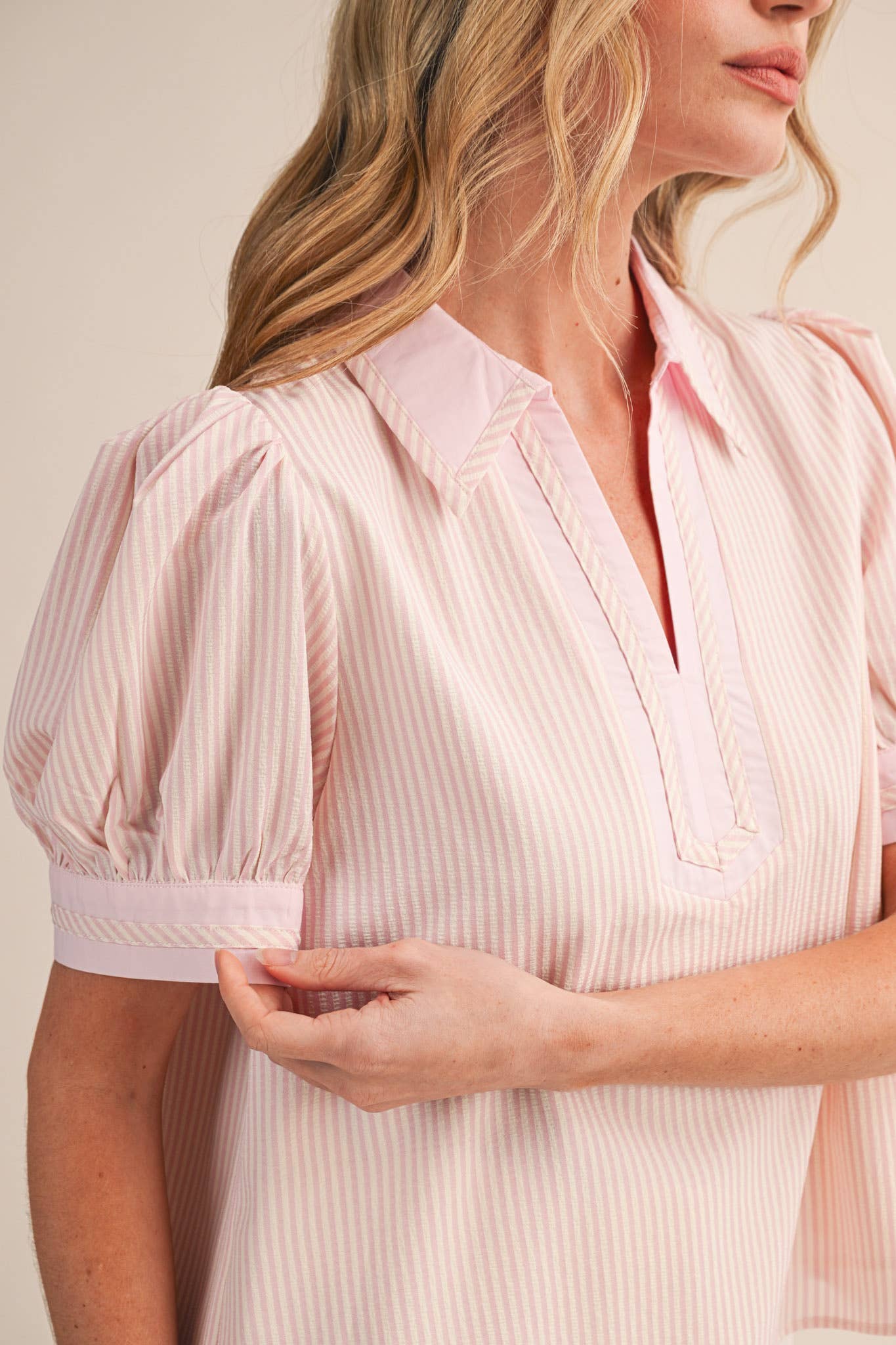 STRIPED CONTRAST BINDING COLLARED TOP MTP4840